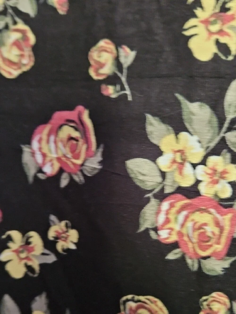 IYLA Black Floral V-Neck Tank Top - Black with Pink Roses SZ XL Ptp 22+ - Picture 5 of 5